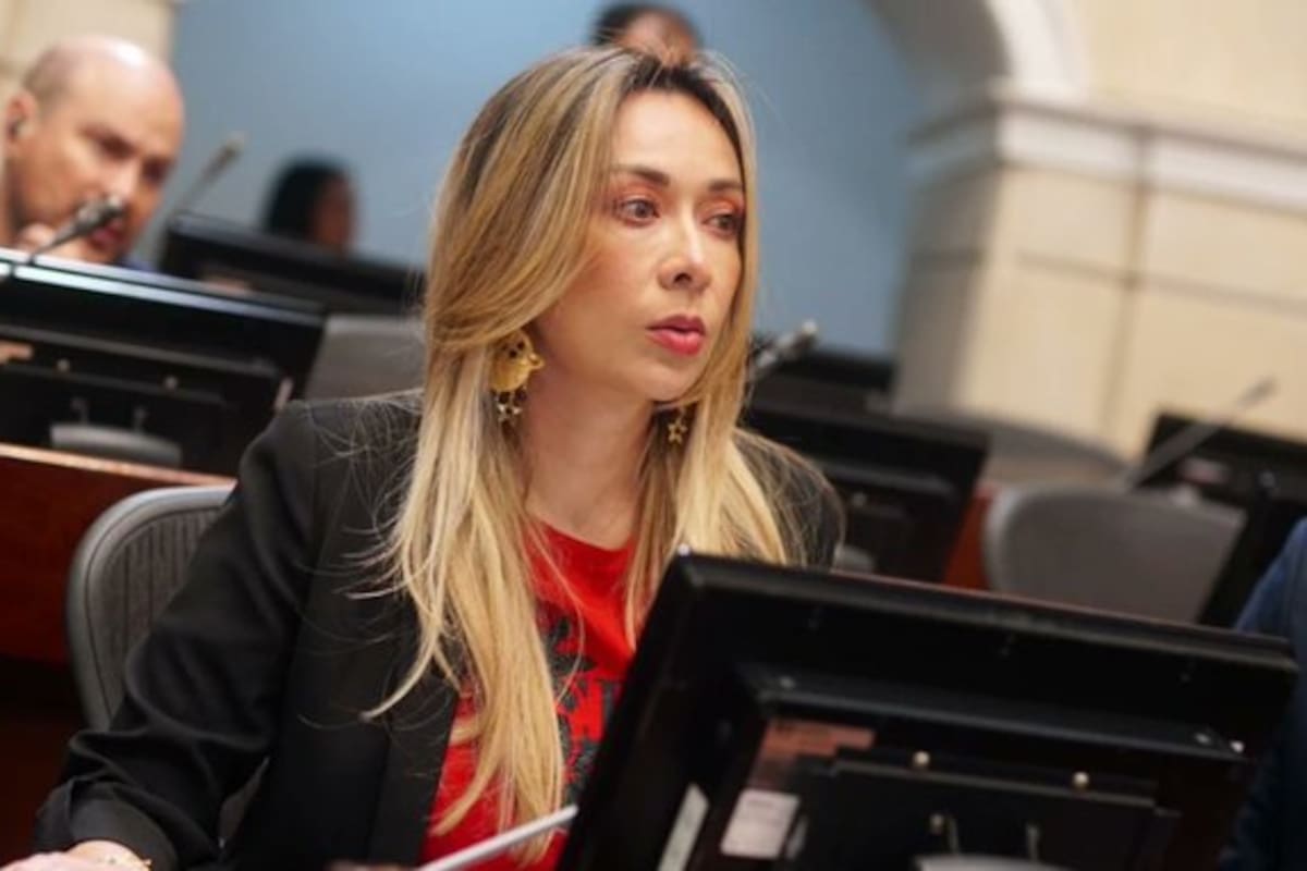 Medios de comunicación dieron a conocer un chat entre la representante a la Cámara por la Alianza Verde, Katherine Miranda, y el polémico ministro del Interior del Gobierno de Gustavo Petro, Armando Benedetti.