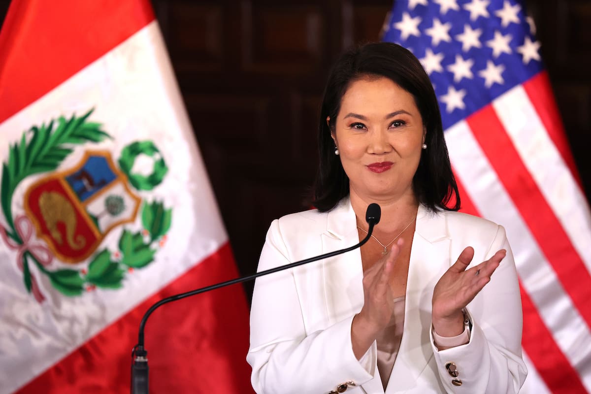 La presidenta de Perú, Keiko Fujimori, reacciona durante una rueda de prensa en Lima.