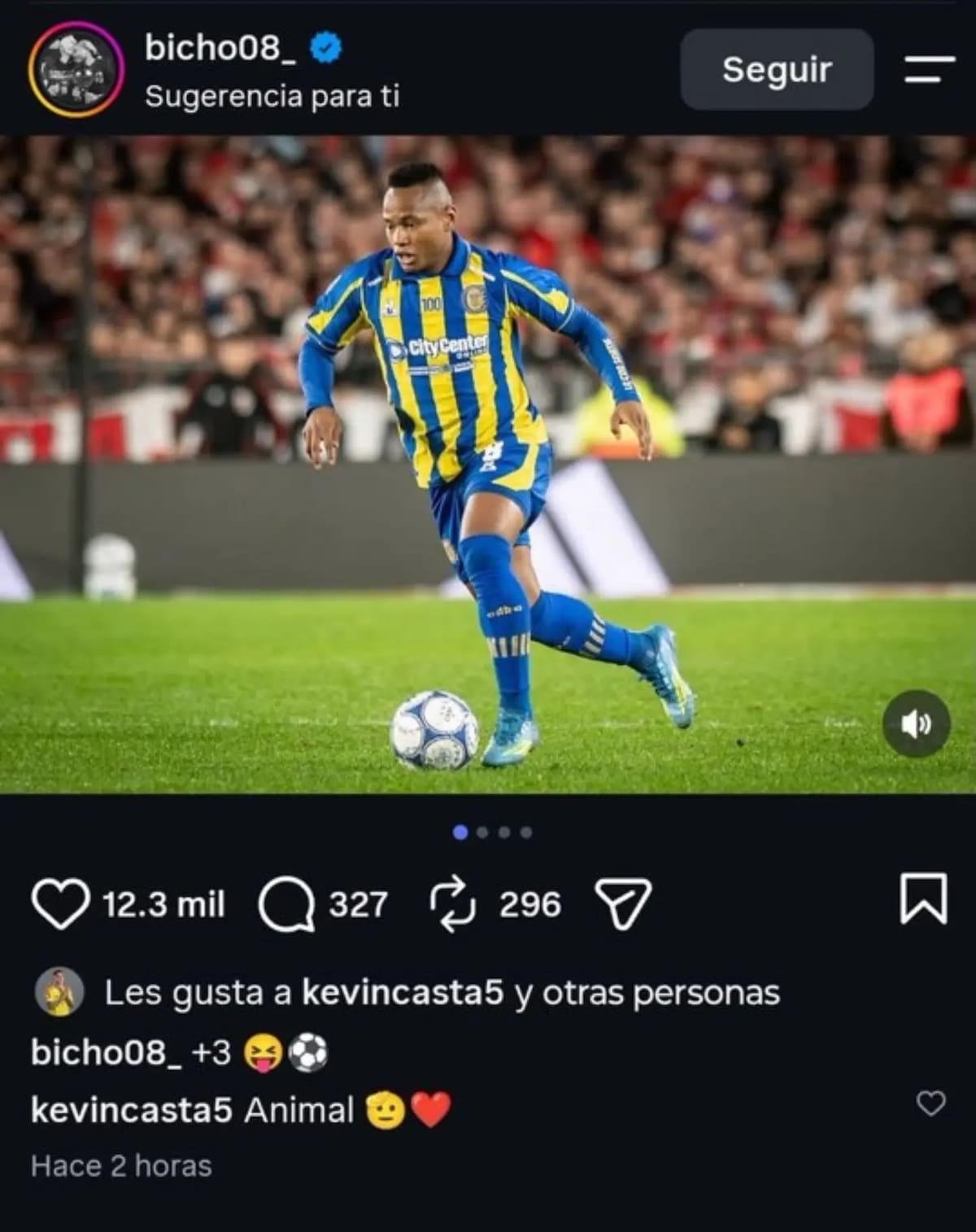 Kevin Castaño felicitó a Campaz por su partido en la victoria de Central ante River.
