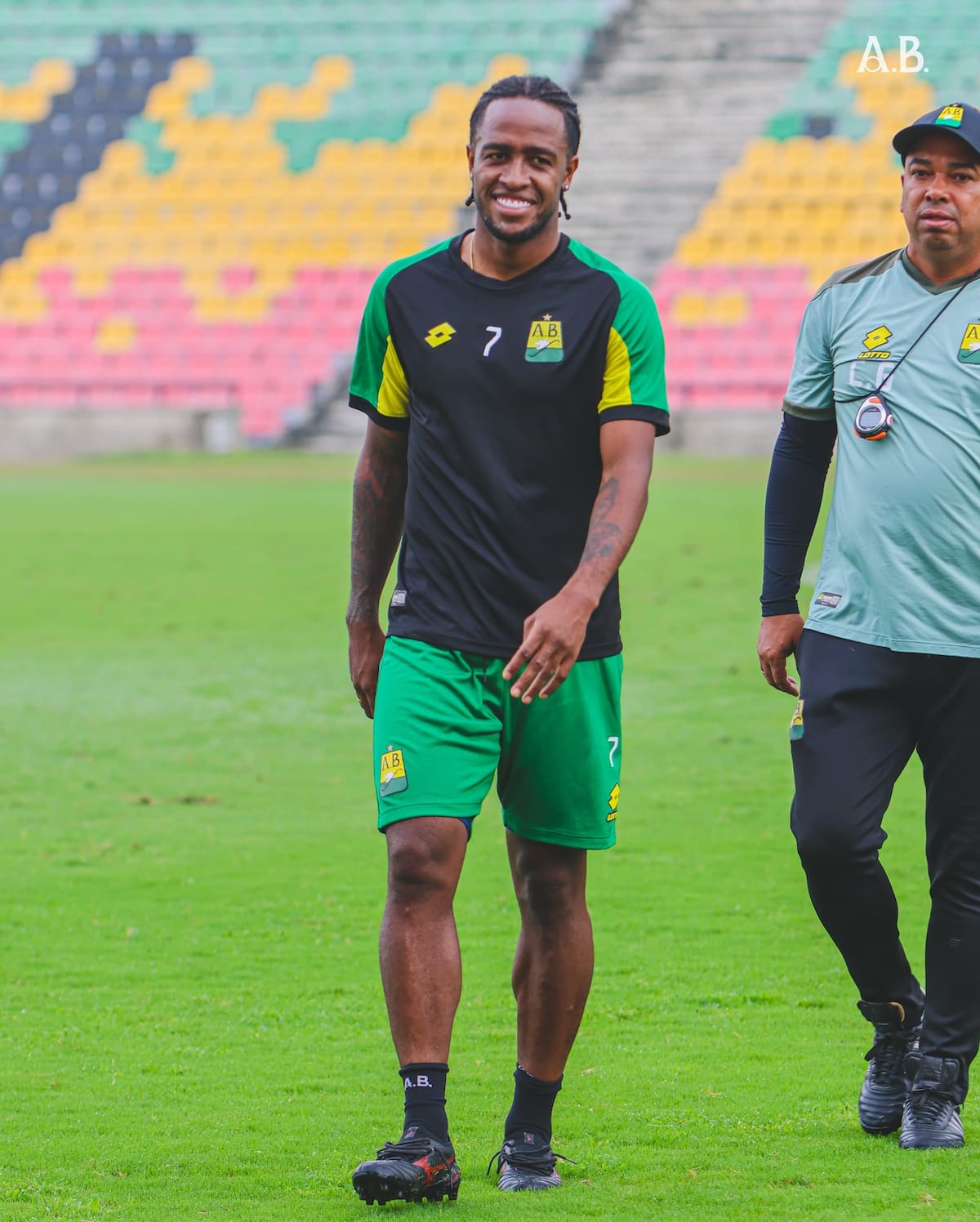 Kevin Londoño reconoció que vivió un episodio fuerte de depresión con el Atlético Bucaramanga. Foto: Atlético Bucaramanga.