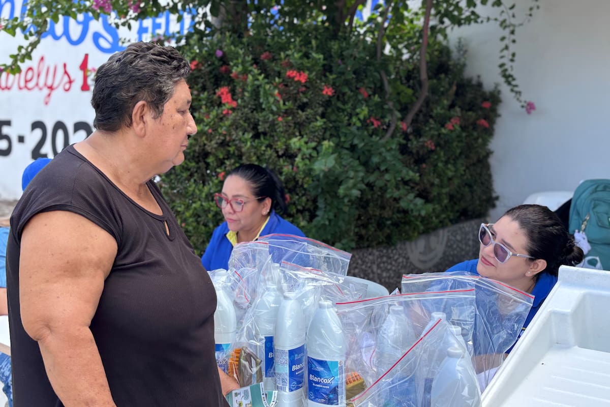 Habitantes del barrio Villarelys recibieron los kits de prevención durante la jornada realizada por la ESE Barrancabermeja.