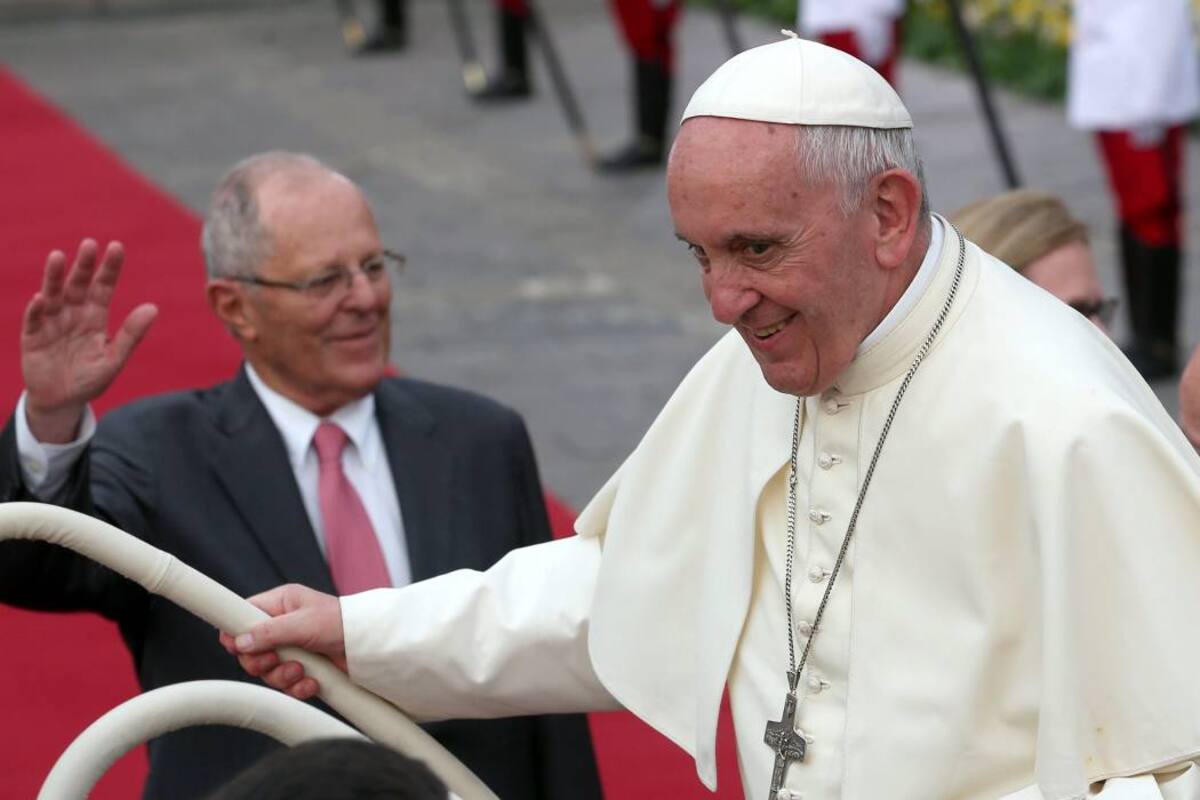El Papa, procedente de Chile, ya se encuentra en Perú en una visita oficial y apostólica. (Foto: EFE/VANGUARDIA LIBERAL )