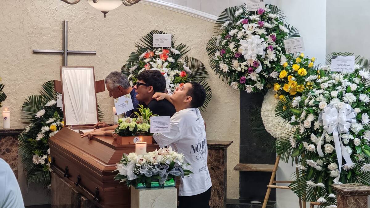 La afición del Atlético Bucaramanga lamenta la muerte de Camilo Andrés Rojas y exige esclarecimiento.