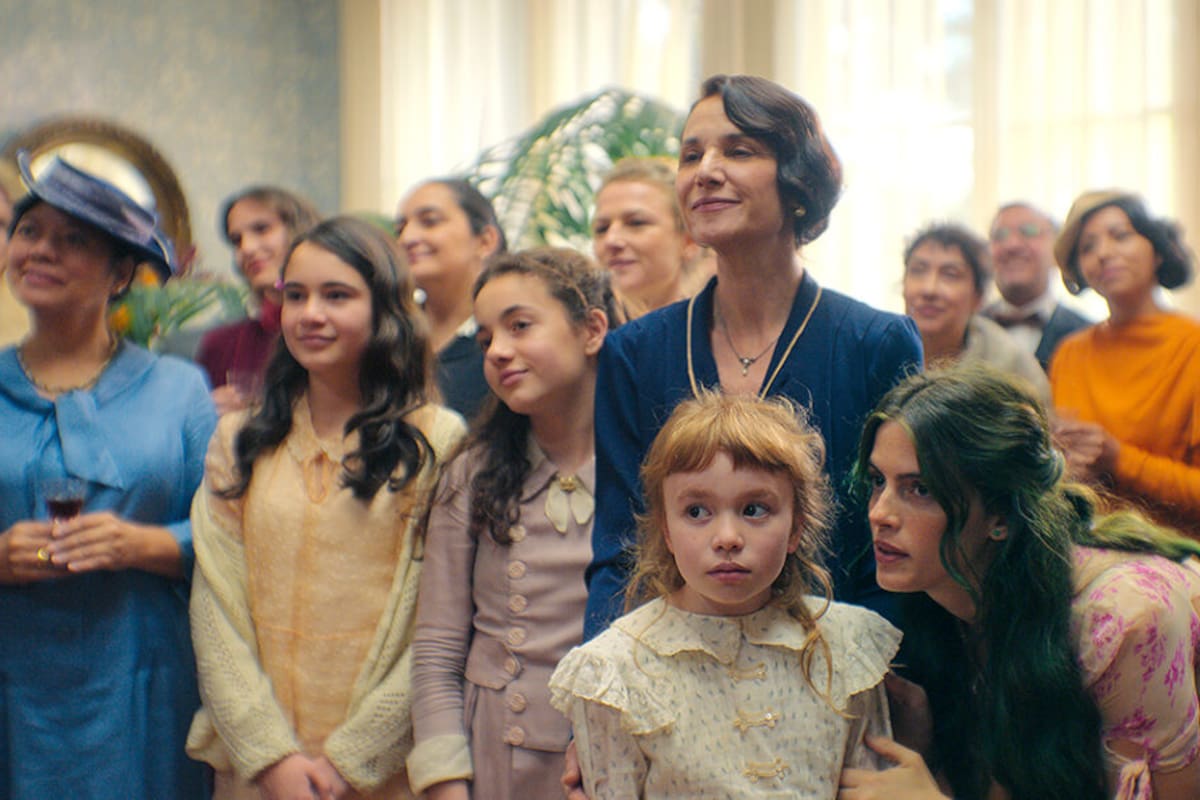 Cuarenta años después de su publicación, la saga de Isabel Allende regresa al audiovisual como serie de Prime Video. / Redes sociales