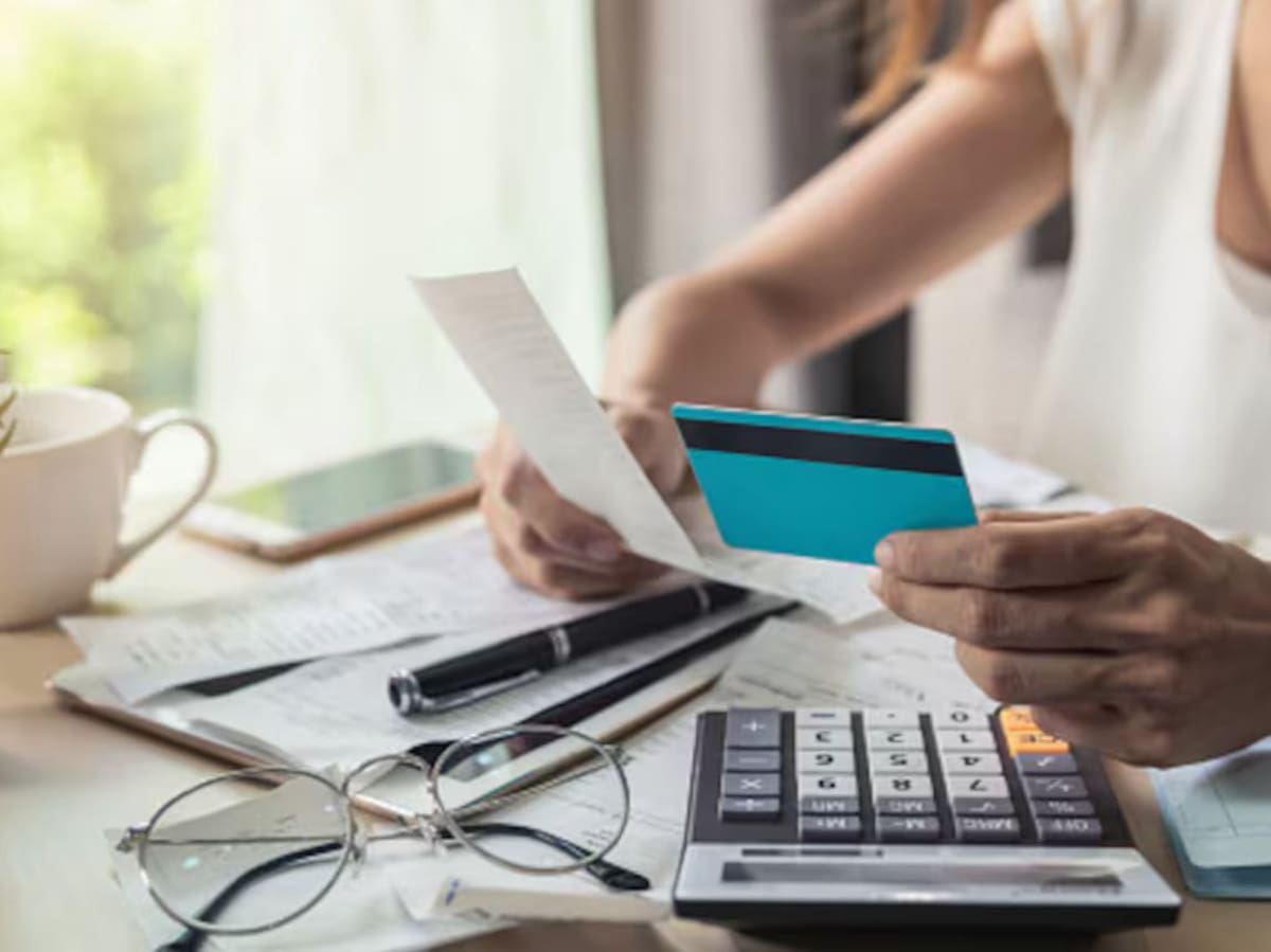 La empresa debe acatar la orden y consignar el dinero al acreedor.