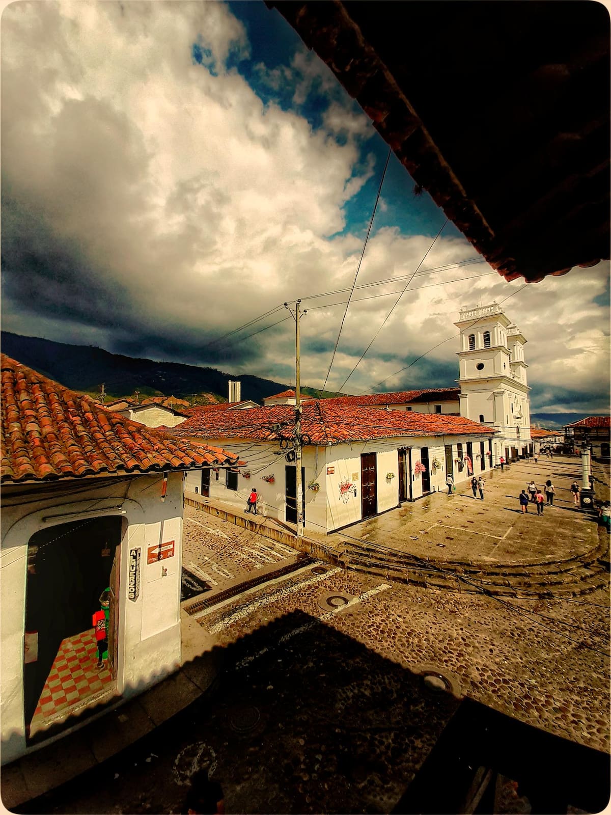 La exposición se realizará en Cuarto Colectivo Artístico, un espacio cultural ubicado pasos arriba del parque las nieves, en el centro histórico de Girón. La entrada es libre y gratuita. Foto tomada de Internet/VANGUARDIA