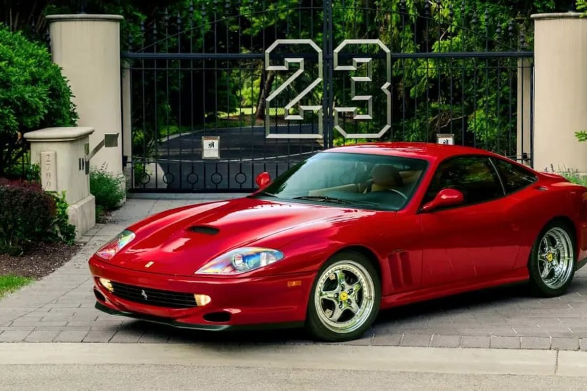 La Ferrari 550 Maranello de Michael Jordan fue vendida por 2,7 millones de dólares, una cifra récord para este modelo en una subasta pública. /FOTO: Ballislife.com