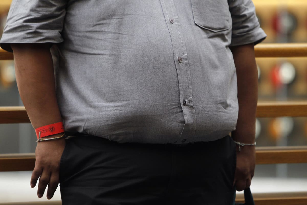 En la imagen de archivo, una persona con obesidad en Ciudad de México (México). EFE/Sáshenka Gutiérrez