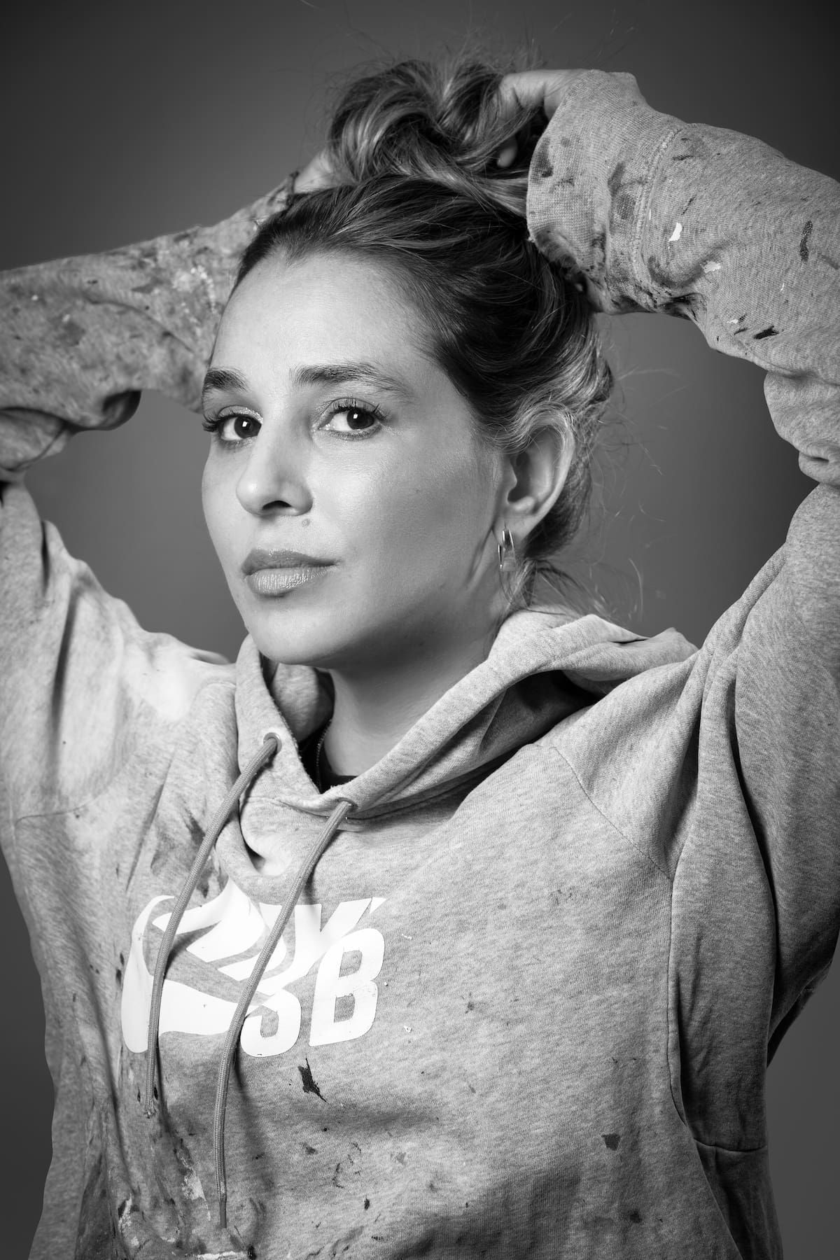 La identidad, la memoria y la fortaleza de las mujeres son ejes de la obra de María Mercado, que tiene entre sus referentes a las palenqueras del Caribe colombiano. Foto suministrada/VANGUARDIA