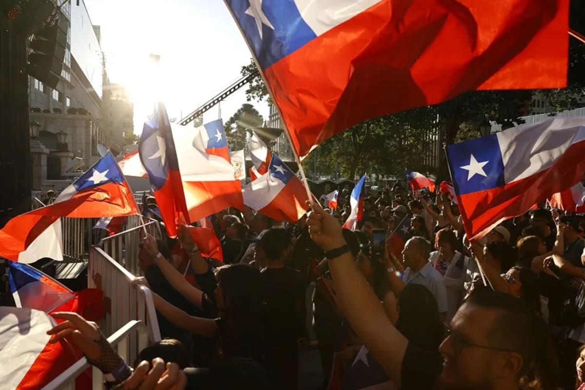 La izquierdista Jara y el ultraderechista Kast irán a segunda vuelta en Chile