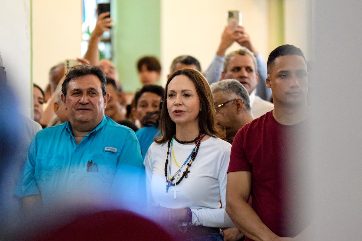 La líder opositora reapareció en una iglesia del estado Lara tras casi un año fuera del país. Foto: EFE.