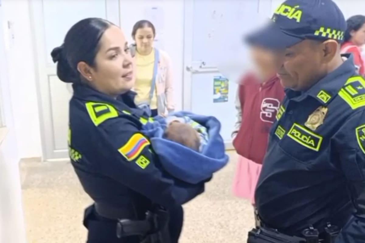La menor y su hijo de dos meses fueron trasladados a un centro asistencial para valoración médica.