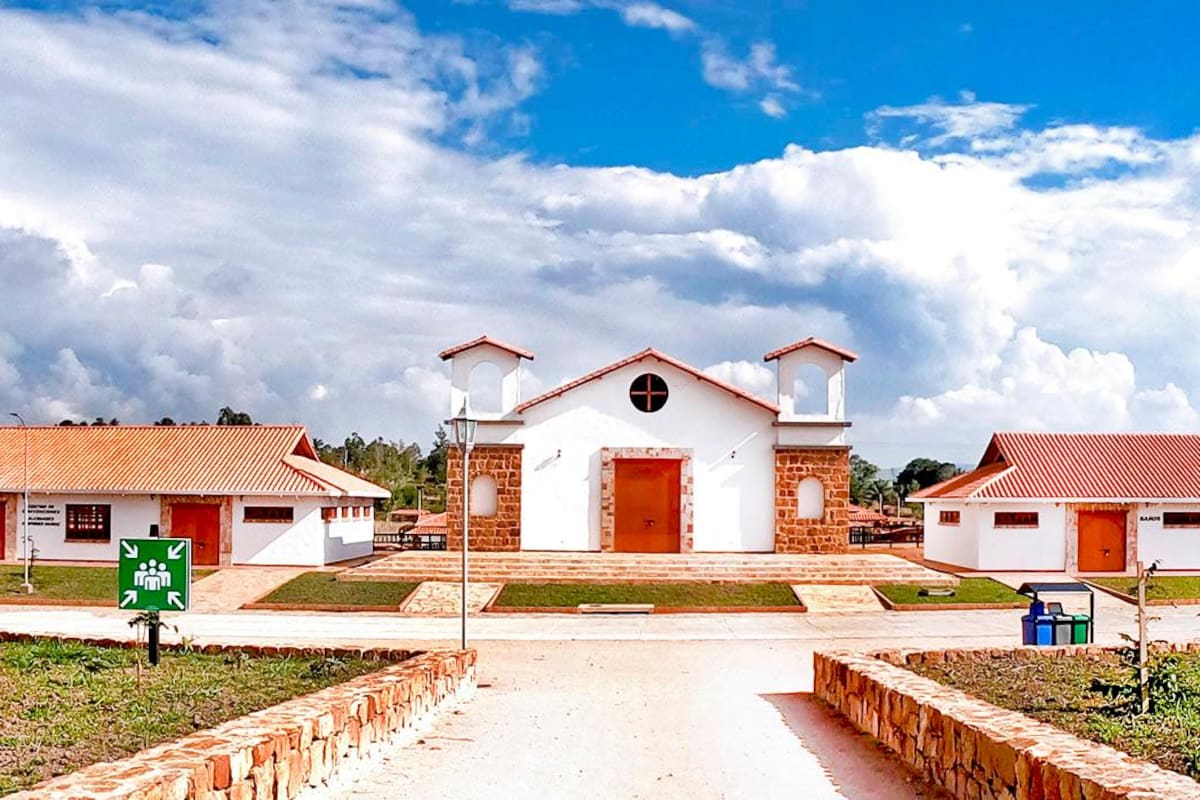 Por su variada oferta de bienes y servicios, la Mesa de Los Santos es privilegiada para que las personas construyan su hogar. (Fotos: Suministradas / VANGUARDIA)