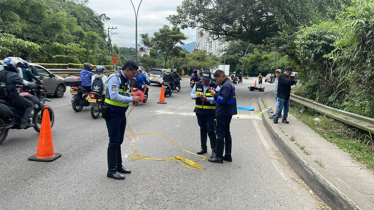 La motociclista murió en el lugar del accidente ocurrido sobre la autopista entre Piedecuesta y Floridablanca.