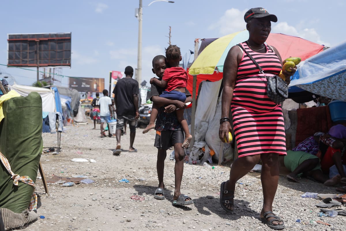 África subsahariana concentra la mayor parte de las carencias: más de 560 millones de personas carecen de electricidad y cerca de 970 millones no tienen acceso a sistemas de cocina limpia. EFE/ Patrice Noel