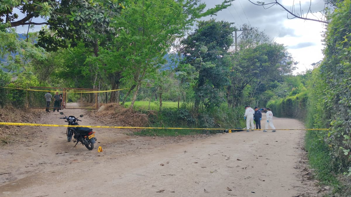 La Policía acordonó el área mientras avanzan las investigaciones sobre el ataque.