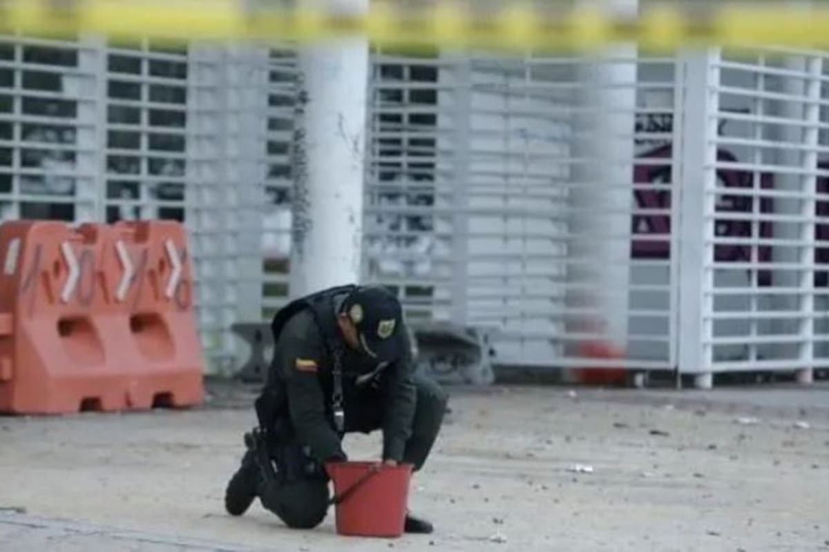 La Policía acordonó la zona y revisa cámaras de seguridad cercanas para avanzar en la investigación. Foto: La Opinión.