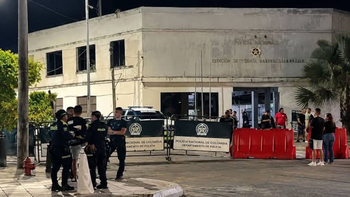 La Policía adelanta verificaciones para establecer quién operaba el dron que sobrevoló la estación.