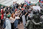 La Policía antidisturbios vuelve a disolver protestas pacíficas por la cultura colombiana