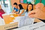 ¿Hay medio día libre por votar en las consultas del 26 de octubre? Esto respondió la Registraduría