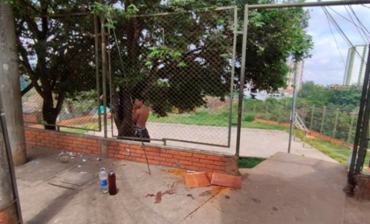 La riña se registró en la cancha de microfútbol del barrio Brisas de Provenza, en el sur de Bucaramanga.