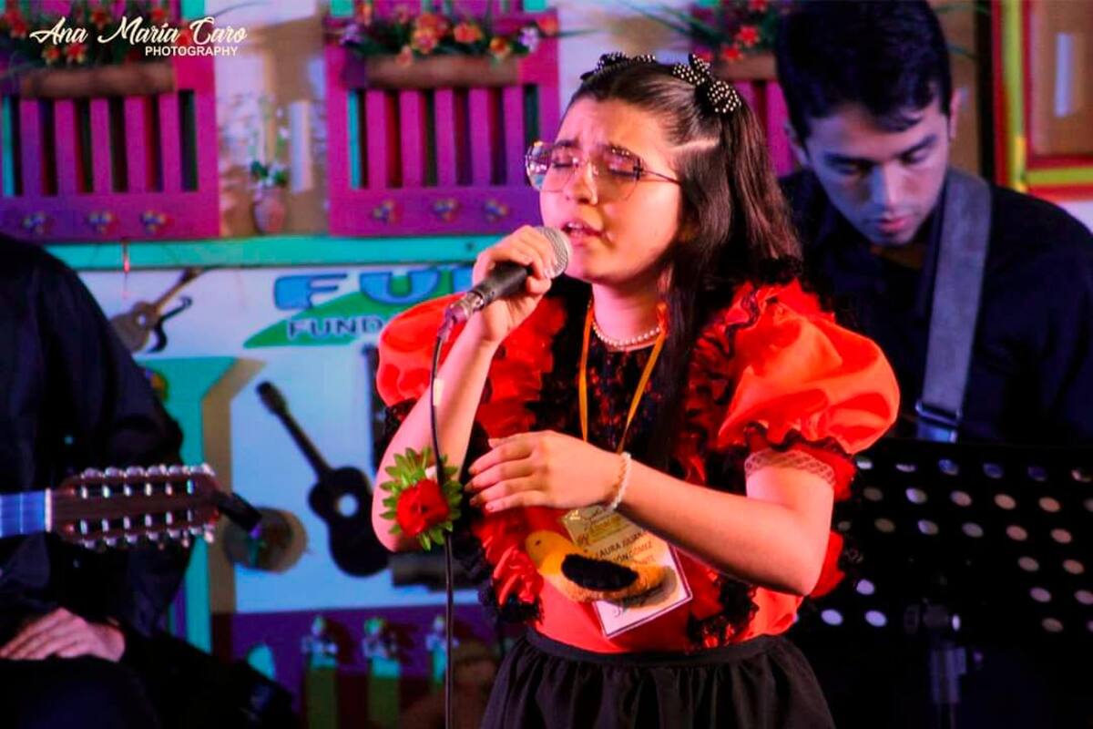 Laura Juliana Pinzón Gómez continúa inspirando a otros con su talento y dedicación a la música andina colombiana. Fotos suministradas/VANGUARDIA
