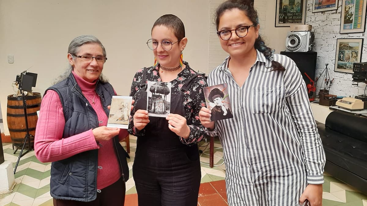 Las fotógrafas Ana Cáceres, Natalia Pinilla y Laura Hernández. Foto suministrada/VANGUARDIA
