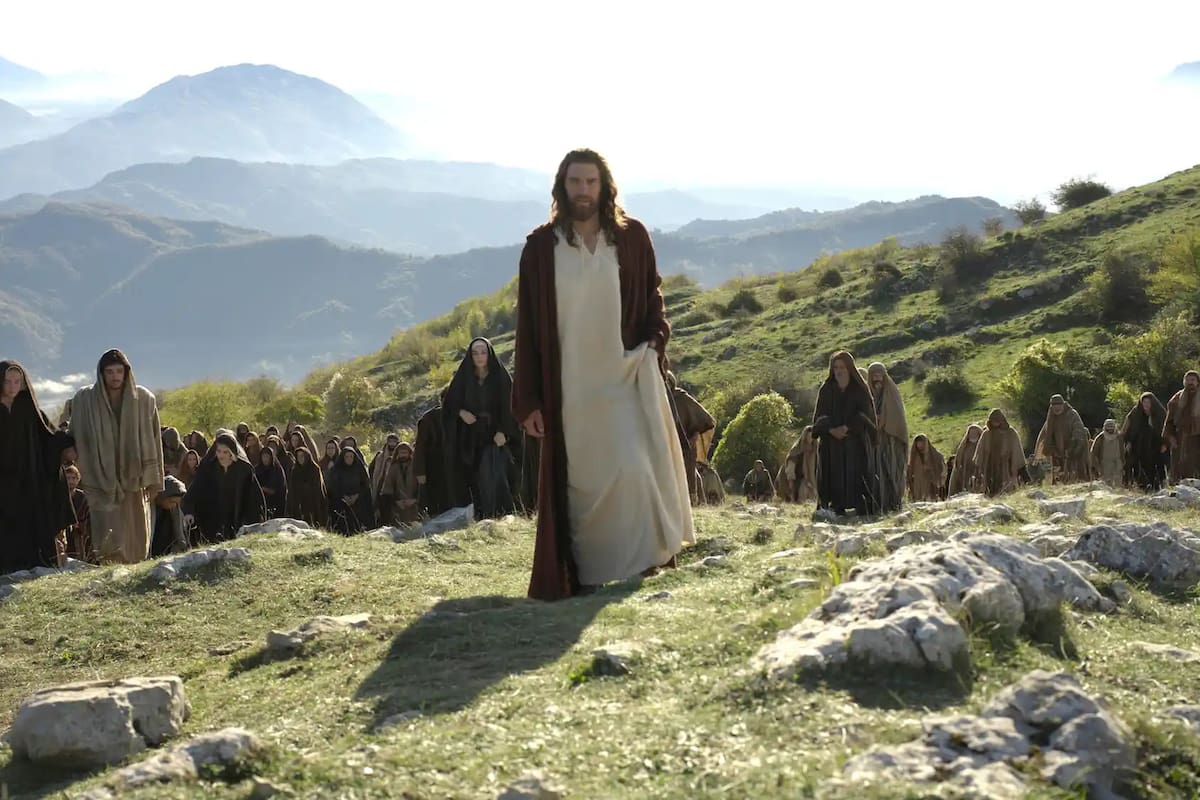 La secuela de 'La Pasión de Cristo' ('The Passion of the Christ') de Mel Gibson, llegará dividida en dos películas y se estrenarán en 2027 y 2028, según señala Variety. El actor y director ha presentado las primeras imágenes del nuevo proyecto, que se titula en inglés 'The Resurrection of the Christ' ('La resurrección de Cristo').