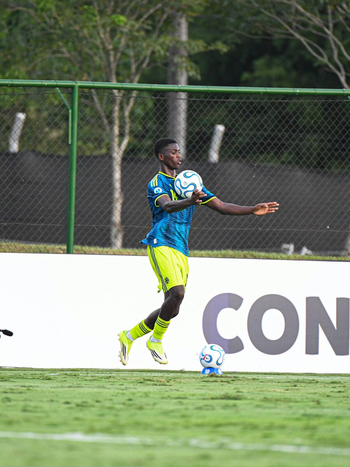 La selección Colombia Sub-17 dejó dudas en su debut ante Ecuador y ahora va por la revancha ante Chile. Foto: FCF