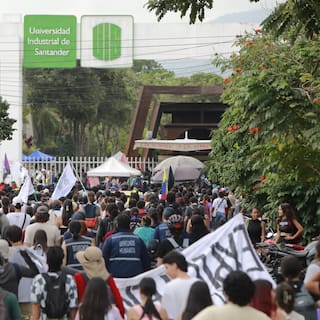 Evacúan la UIS en medio de una jornada de protestas estudiantiles en Bucaramanga
