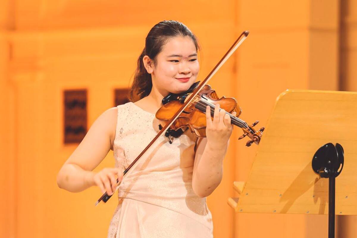 Hina Maeda es una joven violinista japonesa de 21 años que ha ganado varios premios internacionales. Foto tomada de Internet/VANGUARDIA
