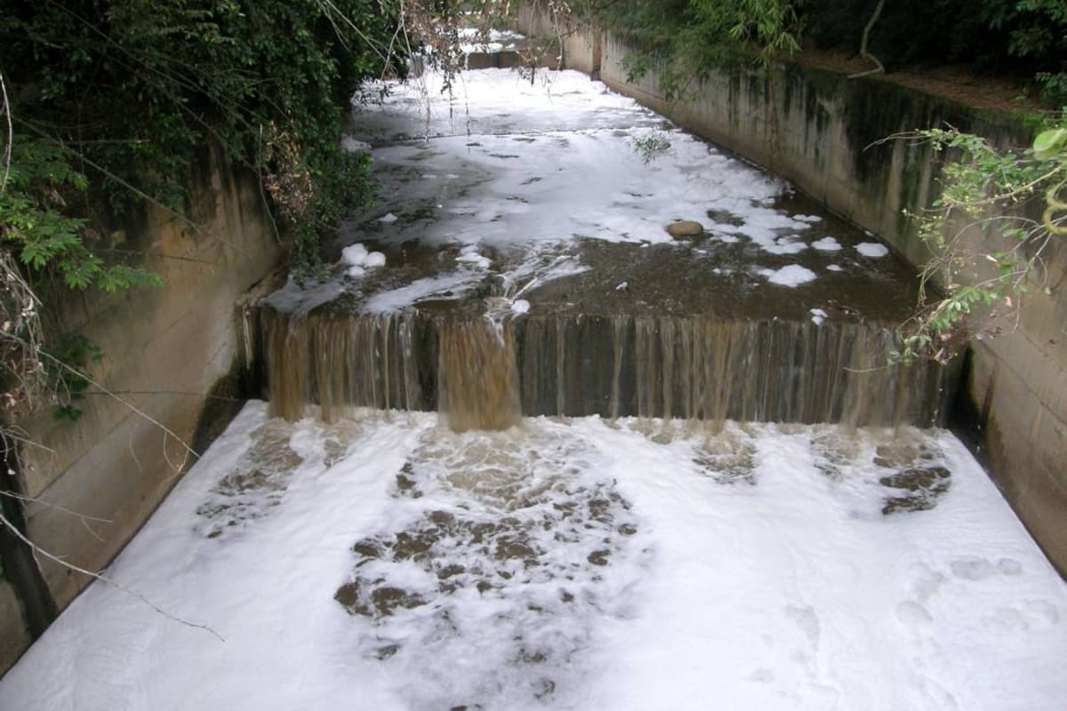 El río de Oro es el más contaminado del área metropolitana. Las aguas que transcurren por este caudal no reciben actualmente ningún tipo de tratamiento. (Foto: Jaime Del Río / VANGUARDIA LIBERAL)