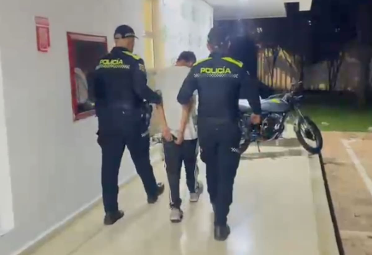 Capturan a joven y aprehenden a menor tras robo de celular en Bucaramanga.
Foto: cortesía.