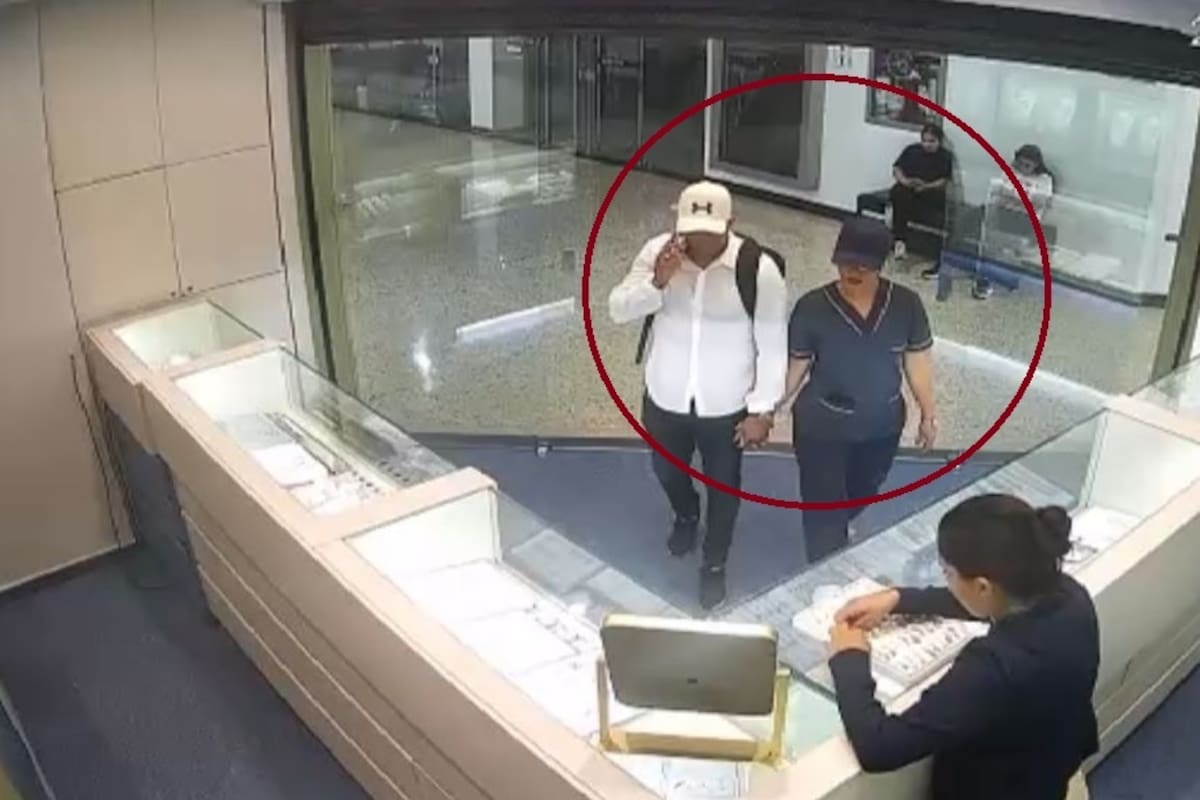 Ladrones ingresaron tomados de la mano fingiendo ser pareja para robar joyería en Bucaramanga