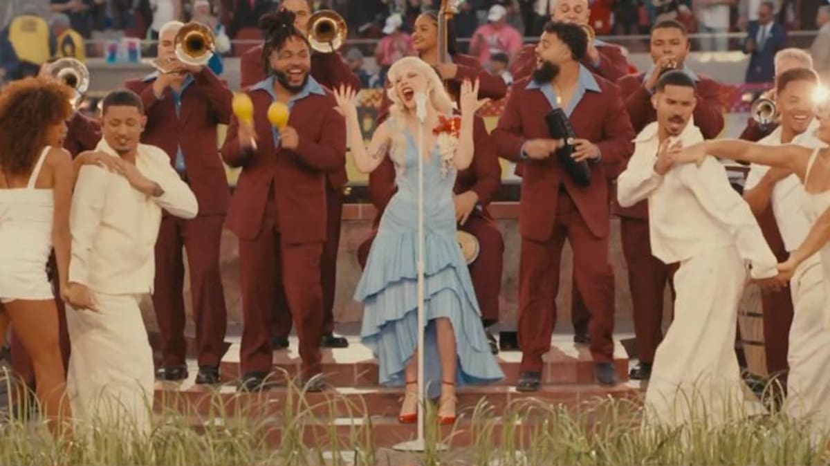"Lady Gaga cantó una nueva versión de ‘Die With a Smile’ junto a Bad Bunny en el Super Bowl.