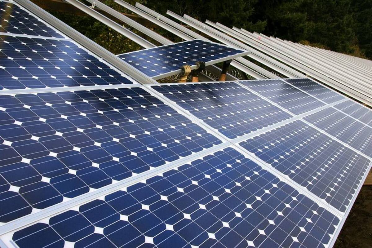 En El Salvador, la última parada del recorrido, más de 250 profesionales del sector recibieron capacitación especializada en la instalación y operación de soluciones solares de vanguardia.