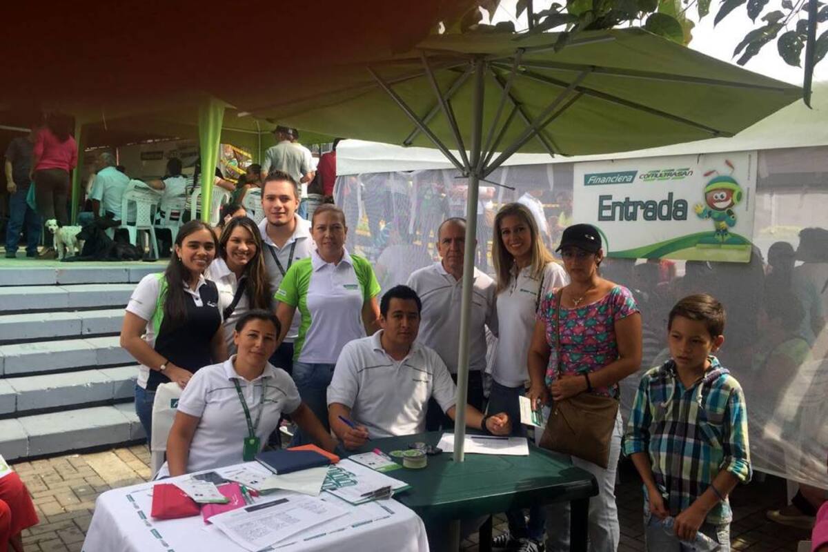 Cerca de 1.500 personas fueron atendidas por el equipo que hace parte de la Fundación Financiera Comultrasan. (Foto: Suministrada/VANGUARDIA LIBERAL )