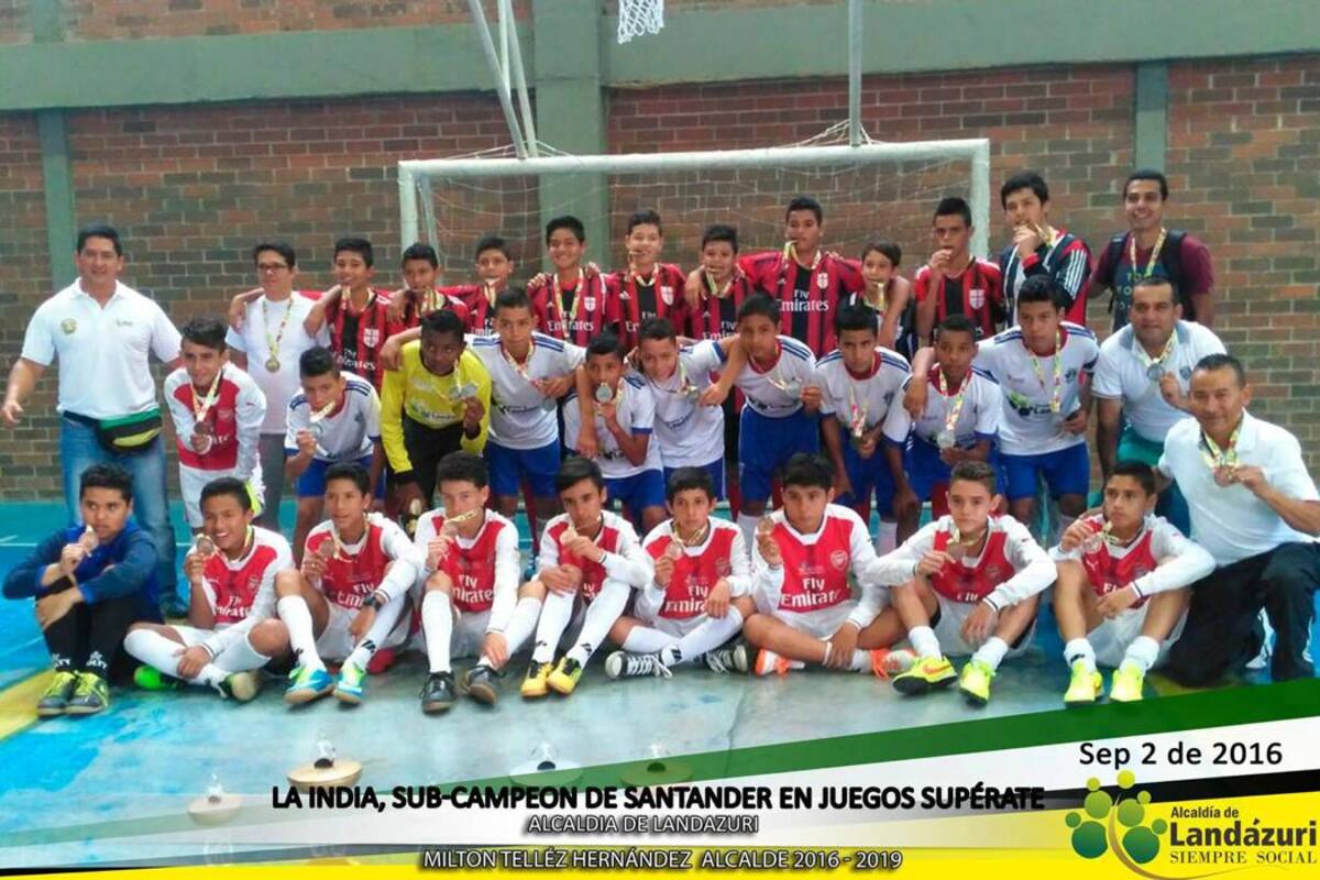 Este el equipo de deportistas del corregimiento La India del municipio de Landázuri que quedó subcampeón en los Juegos Supérate. (Foto: Suministrada/VANGUARDIA LIBERAL )