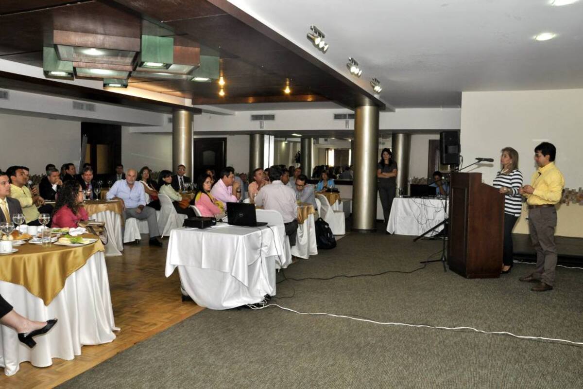El sector avícola invitó al sector financiero de la región, para mostrarle la fortaleza de la industria, su dinámica y continuo crecimiento, tal y como viene ocurriendo desde hace más de una década. (Foto: Laura Herrera/VANGUARDIA LIBERAL)
