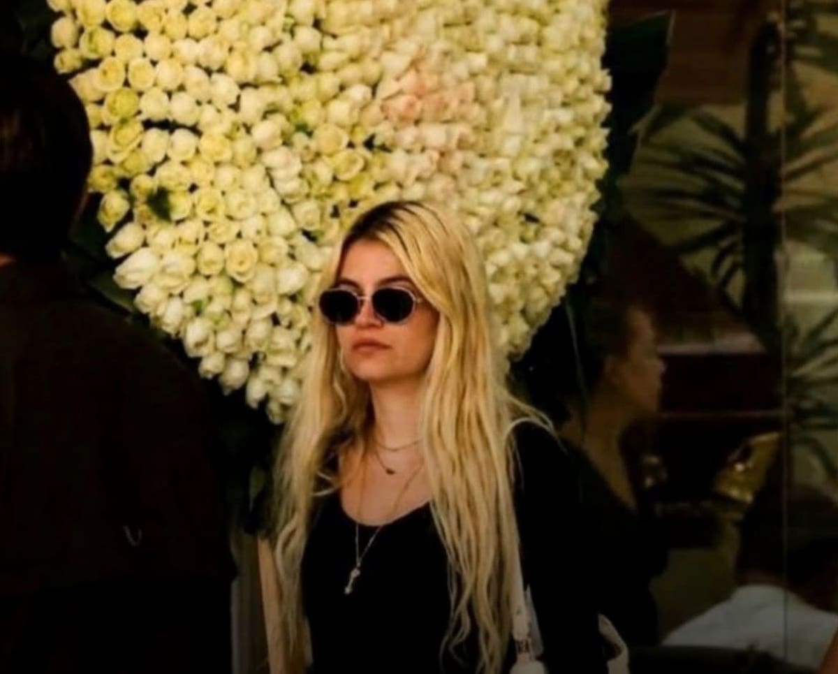 De la discreción al ojo del huracán. Te contamos por qué la presencia de la hija menor de 'El Mencho' en su funeral es el tema de conversación hoy en México.