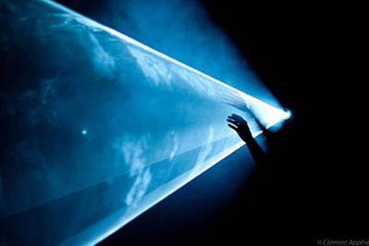 Según el astrónomo colombiano Jorge Iván Zuluaga, los computadores del futuro funcionarán con luz y no con electricidad. (Foto: Agencia de Noticias/ VANGUARDIA LIBERAL)