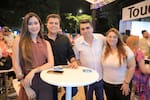 Lanzamiento de vitrina de vehículos eléctricos Changan y Deepal