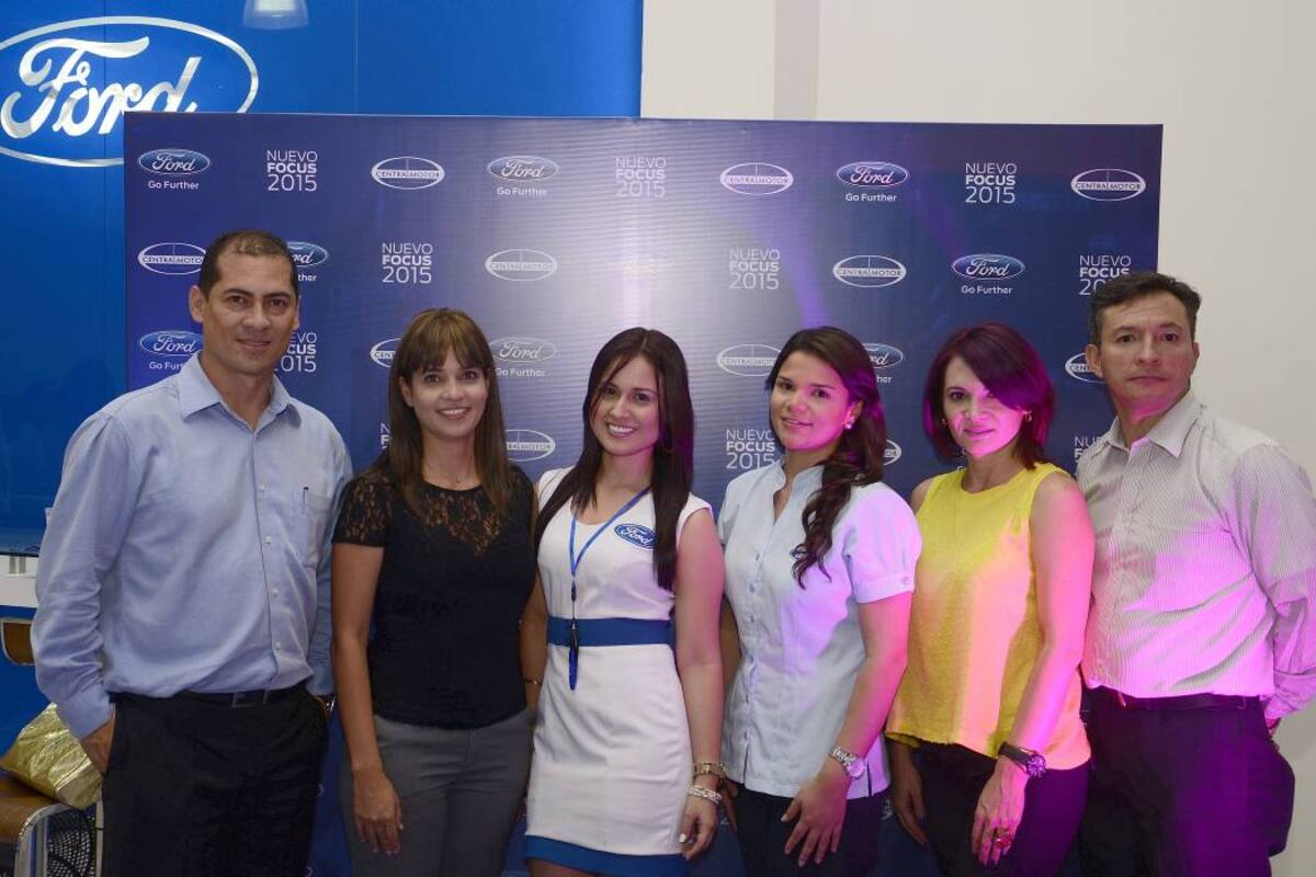 Antonio Mauricio Rodríguez, Mónica Rodríguez, Karol Castaño, Juliana Robayo, Soreth Pinto Mantilla y José Gómez Porras. (Foto: Hernando Galeano / VANGUARDIA LIBERAL )