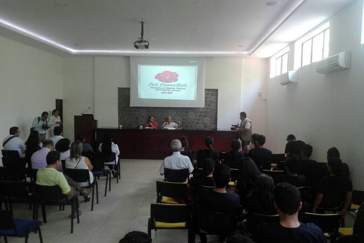 Las Camelias es una flor asiática de cinco pétalos, y teniendo en cuenta que las creadoras de la asociación son cinco mujeres víctimas, decidieron tomar ese nombre, que también simboliza el renacimiento. (Foto: Suministrada / VANGUARDIA LIBERAL)