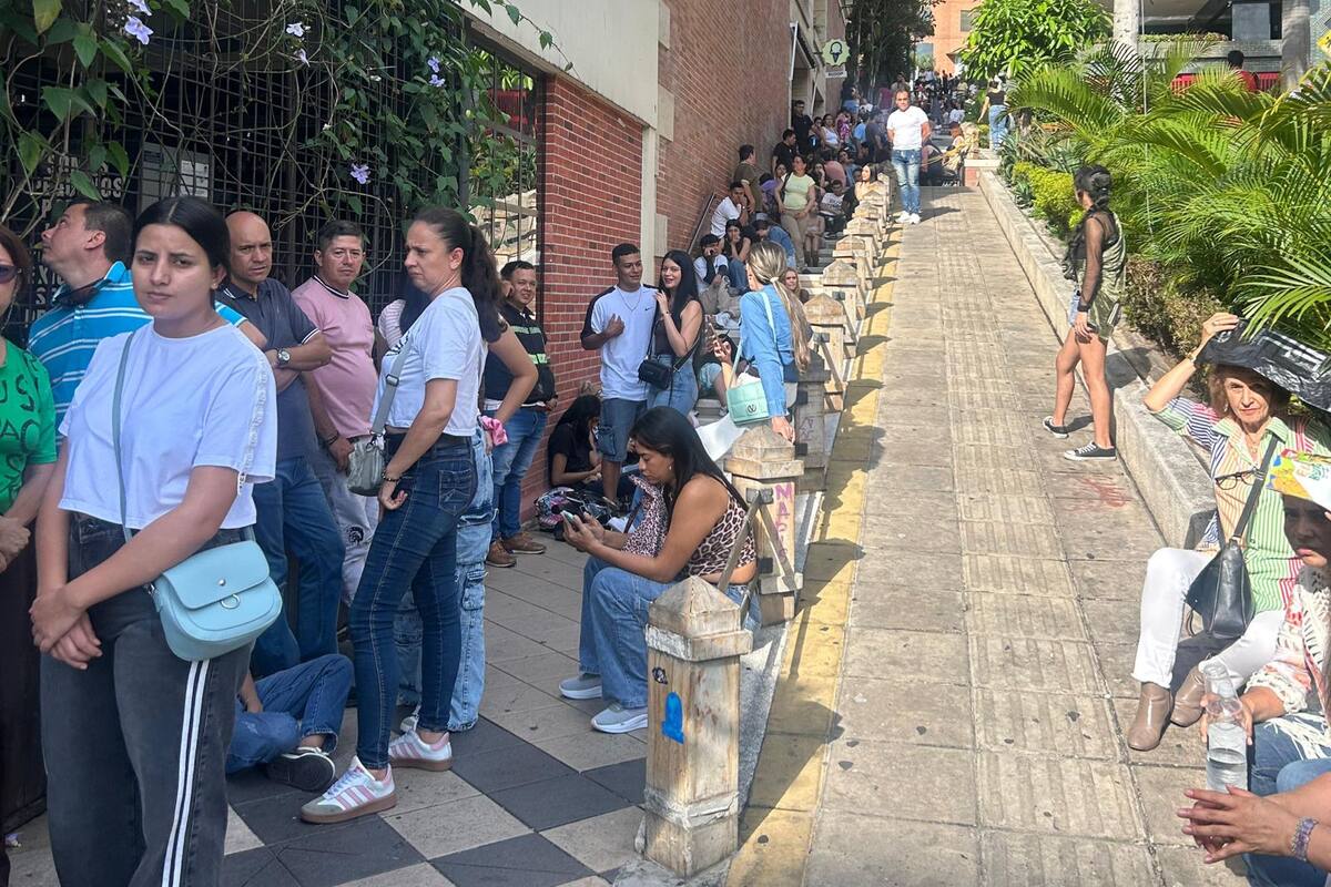 Largas filas para reclamar boletas de los conciertos gratuitos de la Feria Bonita de Bucaramanga