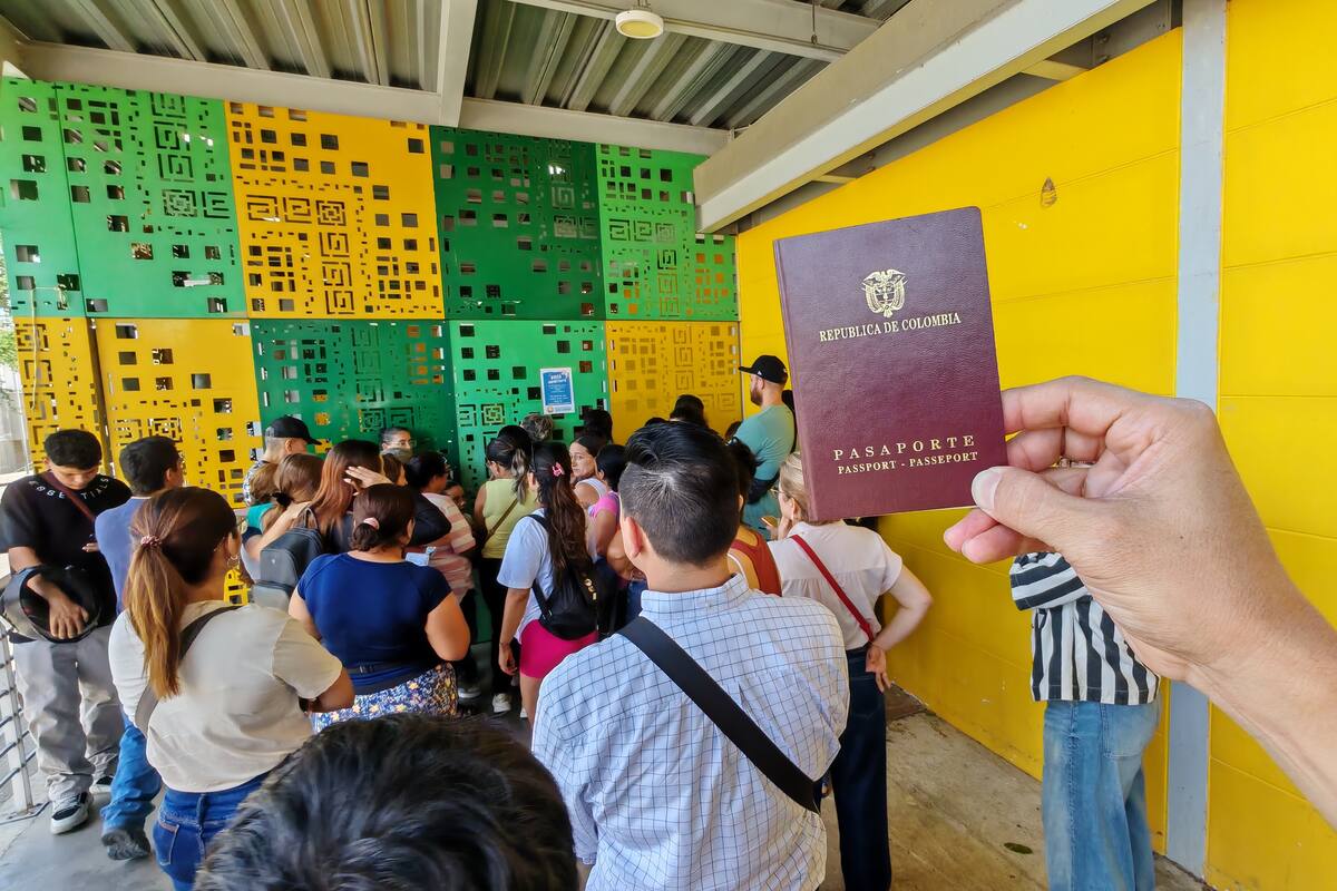 Mensualmente, en promedio, cerca de 6.000 documentos de viaje son tramitados ante la Oficina de Pasaportes de Santander. (Foto: archivo / VANGUARDIA)