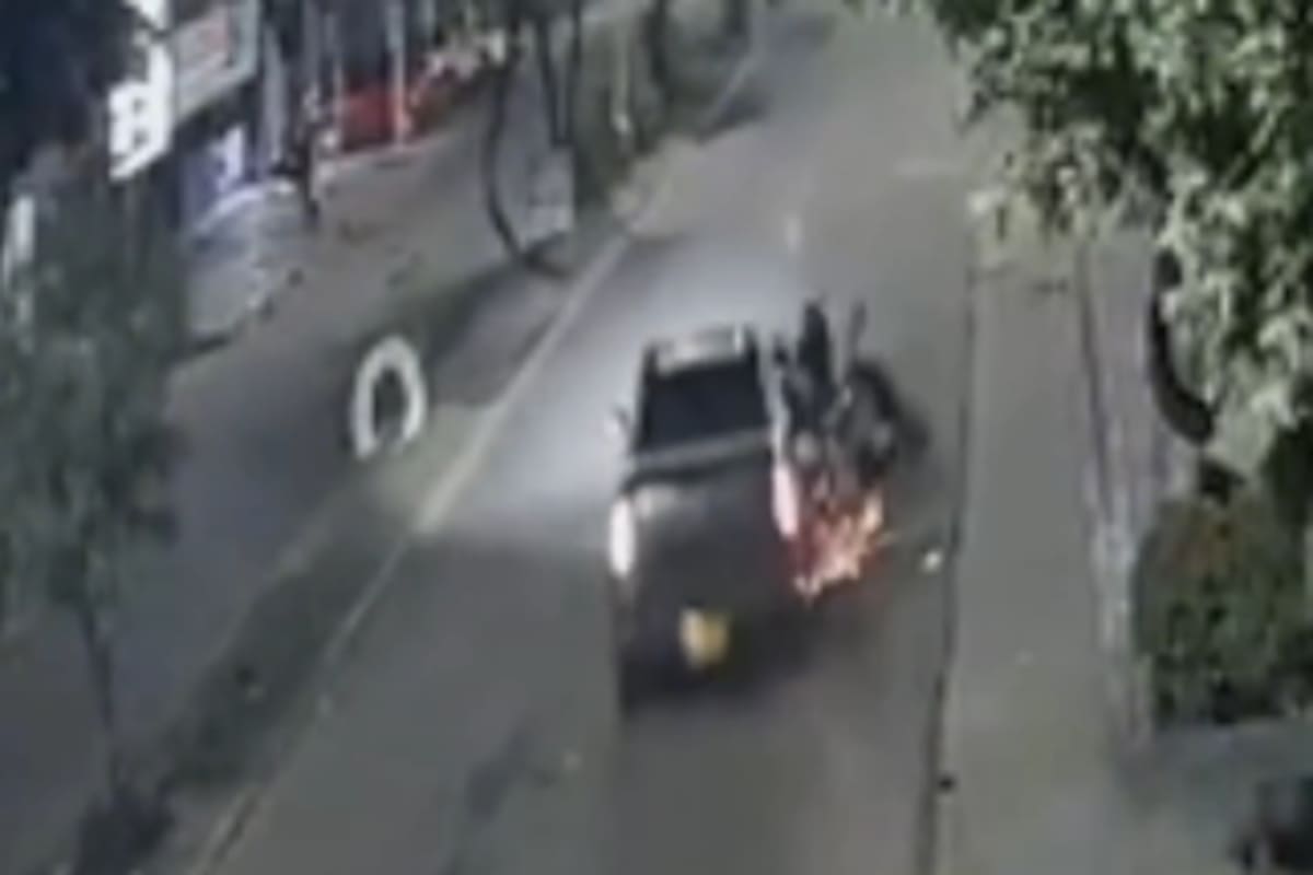 Las afectadas regresaban a casa cuando la motocicleta en la que viajaban fue embestida por una camioneta.