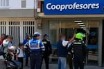 Pareja de adultos mayores fue víctima de millonario robo cuando ingresaba a una cooperativa en San Gil