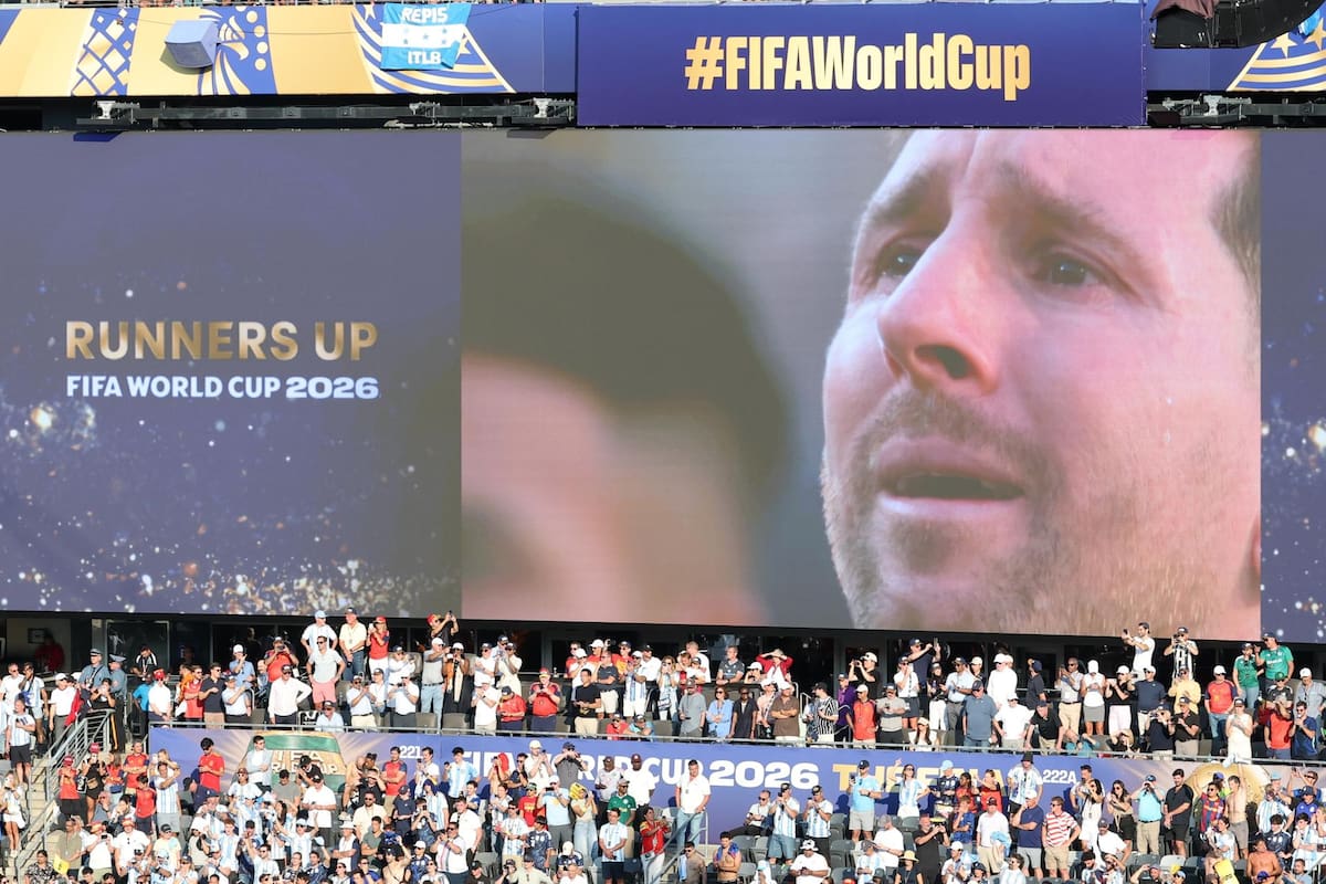 ionel Messi de Argentina reacciona este domingo, en el partido de la final del Mundial de la FIFA 2026 entre España y Argentina en el estadio MetLife en Nueva Jersey (Estados Unidos). EFE/EPA/SARAH YENESEL
