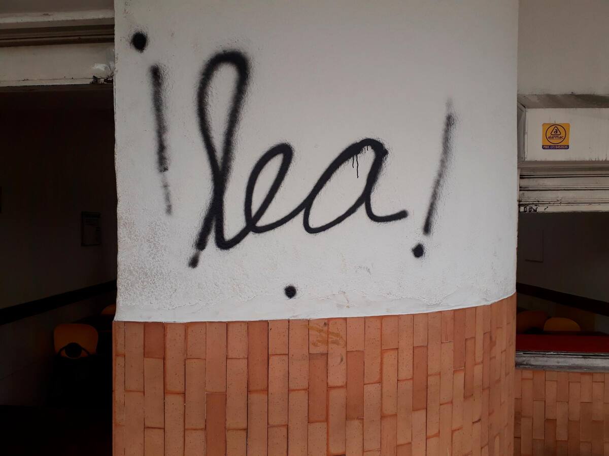 Curiosamente en estos días apareció la palabra ‘lea’ escrita en un muro de la calle 36 con carrera 13. Dicen que, durante una de las recientes marchas ciudadanas que se impulsaron en Bucaramanga, alguien pretendió evocar el viejo recuerdo de Ladislao Gutiérrez.